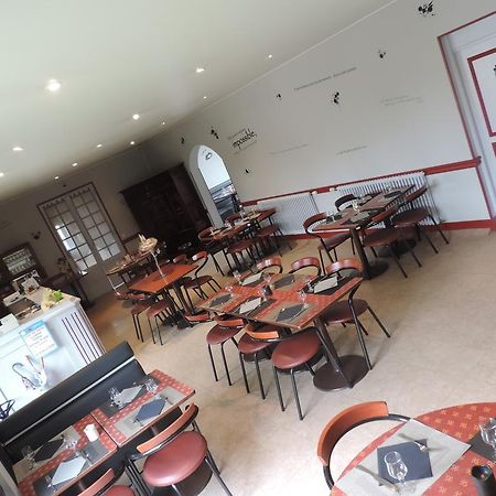 Hotel Restaurant Le Chalet Guemene-Penfao Экстерьер фото