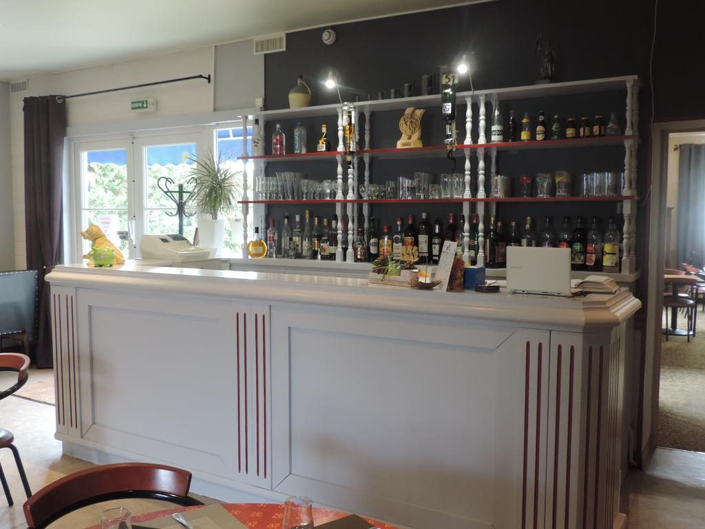 Hotel Restaurant Le Chalet Guemene-Penfao Экстерьер фото